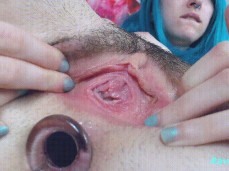 Raven Ivee Shows Off gif