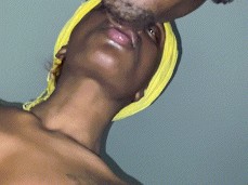 KISSING. gif