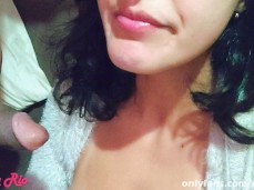 ESSA NOVINHA BRASILEIRA ENGOLE OU COSPE? gif