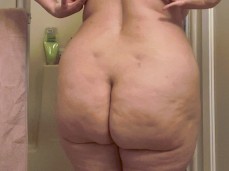 Hot ass Curvy milf in the shower. gif