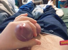 Дрочка в брюках gif