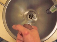 Дрочка в джинсах gif