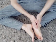 I massage my feet with oil. gif